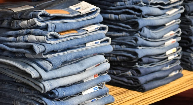 В какой стране изобрели джинсы и почему они так называются