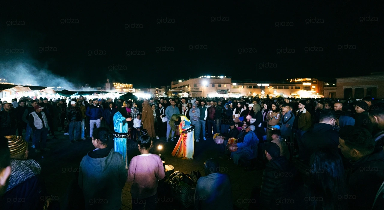Танцы на площади Джемаа-эль-Фна
