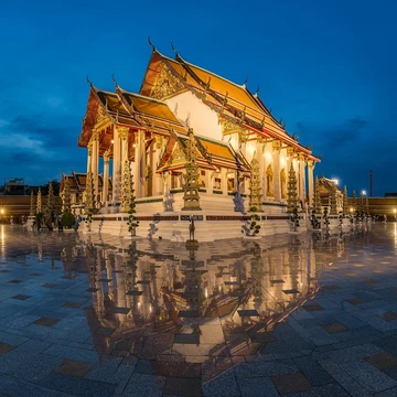 Храм Ват Сутхат