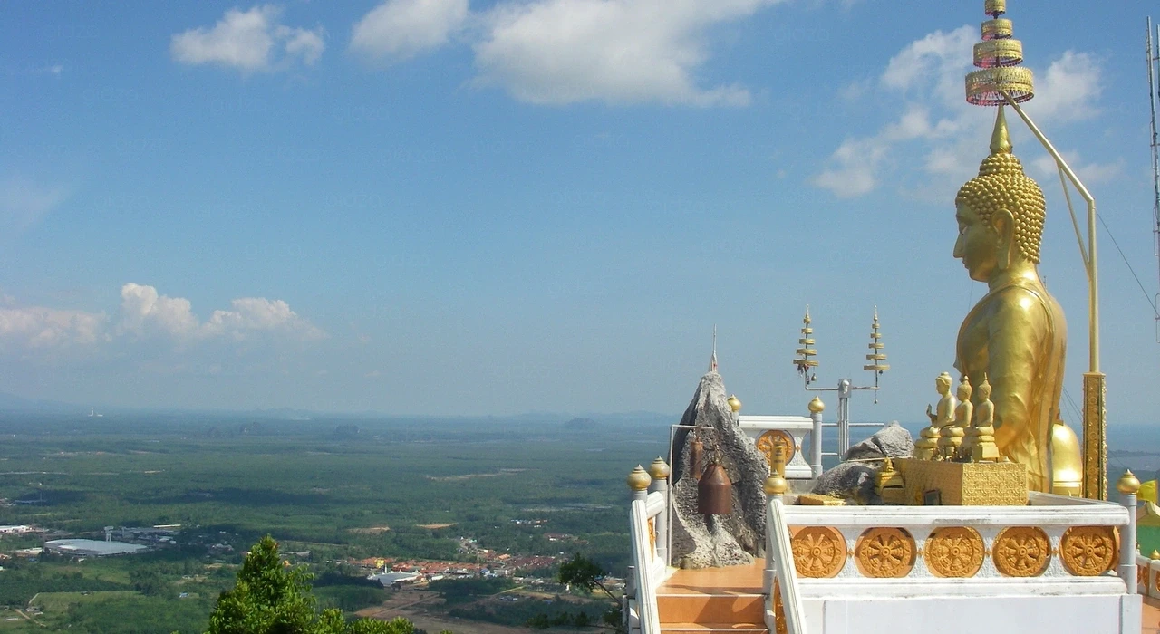Храм тигра Ват Тхам Суа