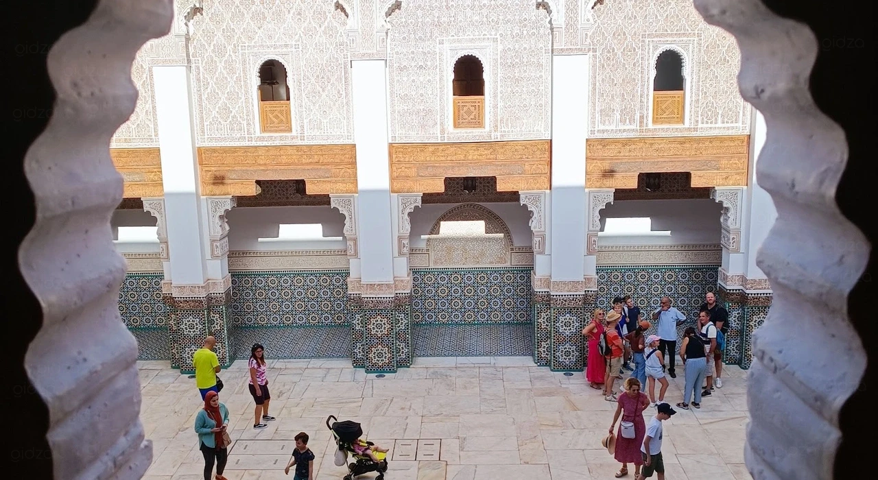 Вид на внутренний двор Медресе Бен Юсефа