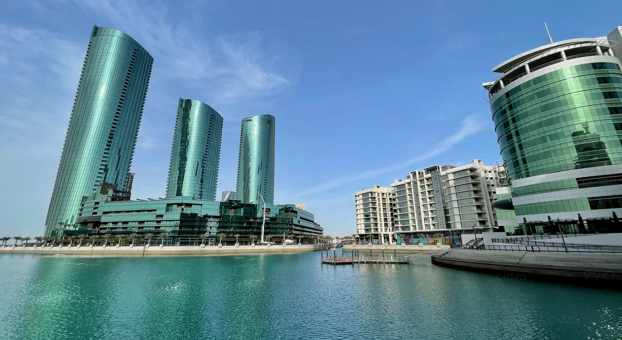 Новая марина и современный комплекс Bahrain Financial Harbour
