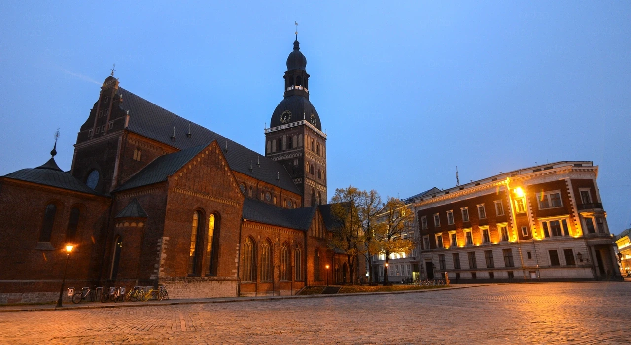 Здание Домского собора в Риге, Латвия